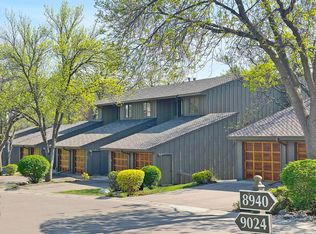 8990 Neill Lake Rd #B, Eden Prairie, MN 55347