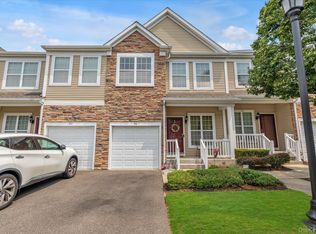 96 Paget Lane, Massapequa, NY 11758