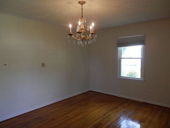 5th image of 245 Grigg Ave