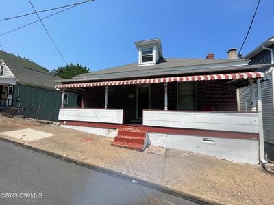 1025 W Chestnut St, Coal Township, PA, 17866