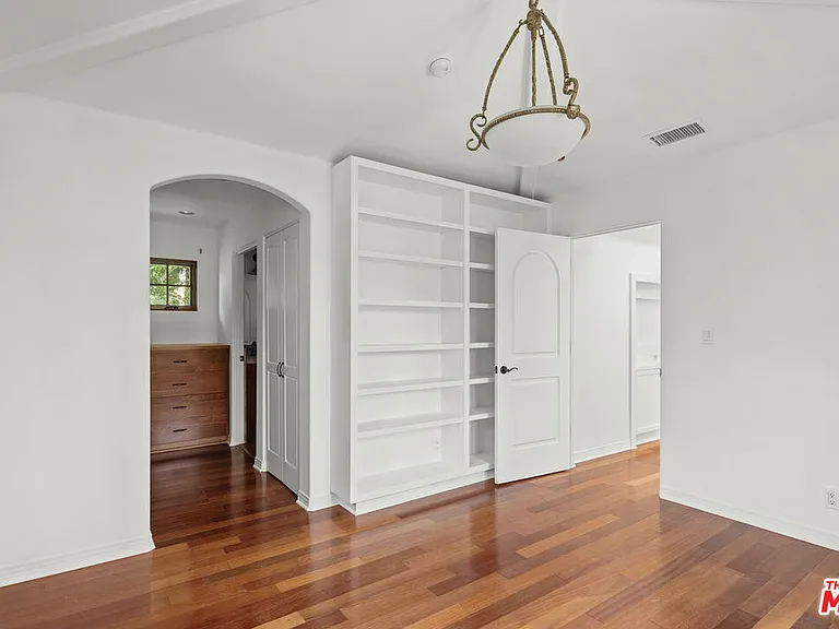 16820 W Sunset Blvd — Photo 22