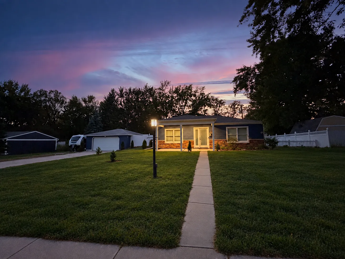 2 bed, 1850 sqft, $2,875 — Photo 3