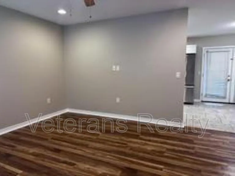 113 Alverado Dr — Photo 3