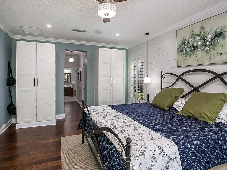12201 Bittercreek Ln — Photo 8