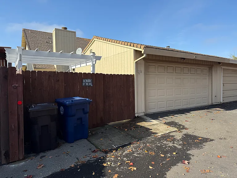 6216 Van Maren Ln — Photo 6