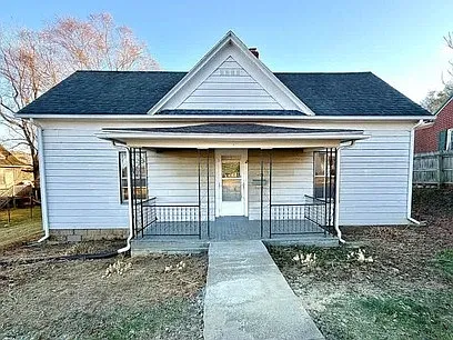 403 W Center St