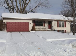 1355 Manorwood Dr SE, Kentwood, MI 49508