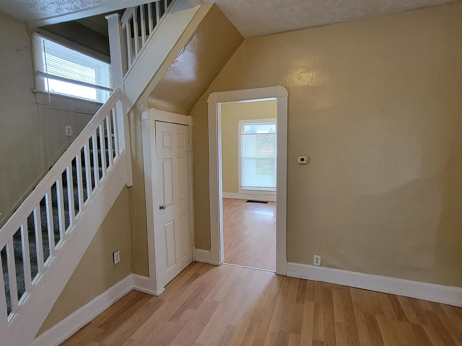 4 bed, 1.0 bath, $1,050 — Photo 4