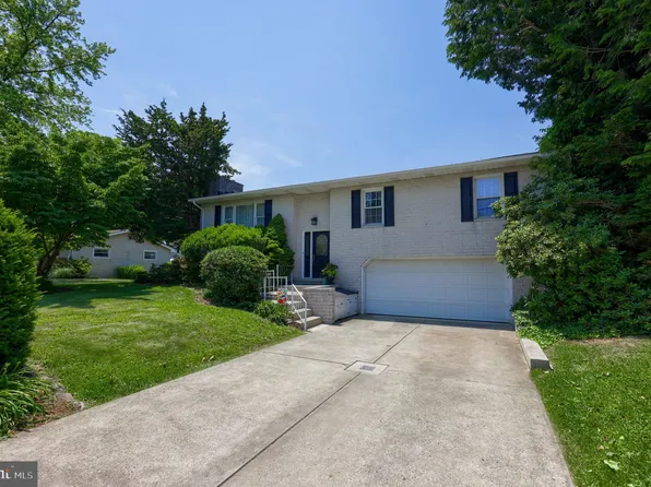 1037 King St, Palmyra, PA 17078