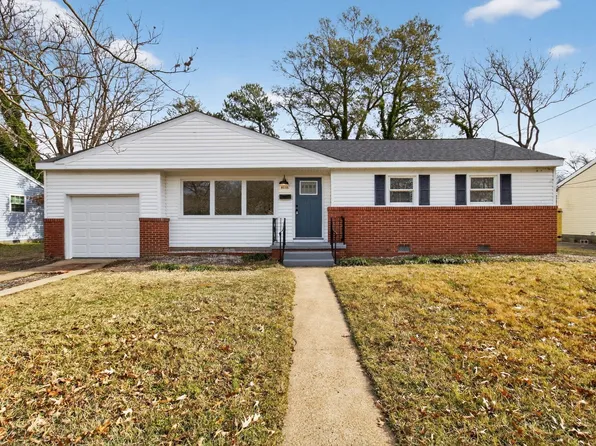 8056 Meadow Creek Rd, Norfolk, VA 23518