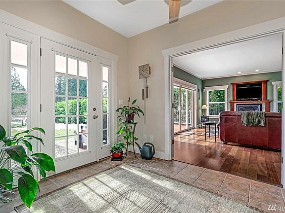 4th image of 13525 242nd Ave NE