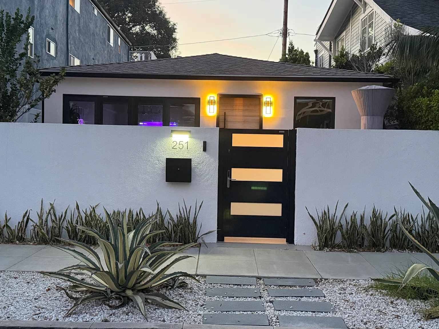 3 bed, 1200 sqft, $8,950 — Photo 1