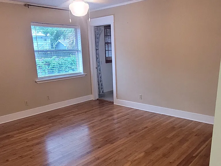 1624 E Gonzalez St — Photo 9