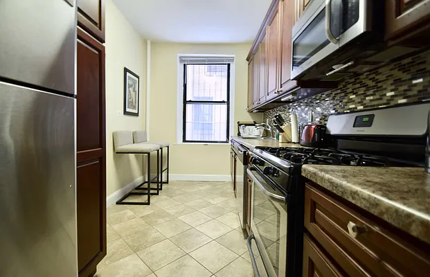 Rented by Compass | media 25
