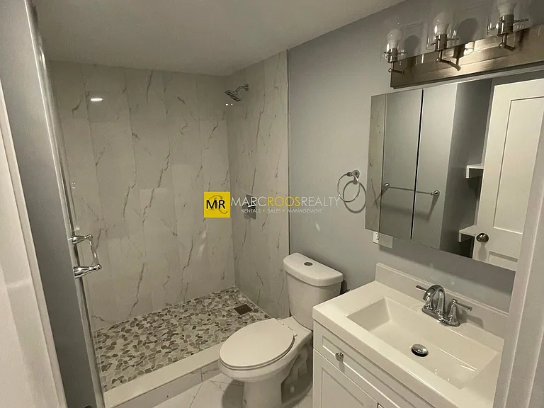 31-33 Raymond Ave #33-3 — Photo 7