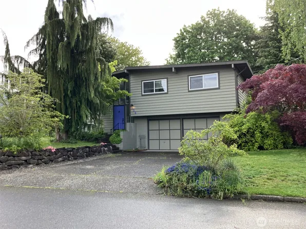 138 159th Place NE, Bellevue, WA 98008