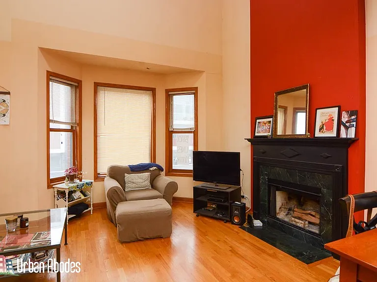 1720 W Augusta Blvd #2 — Photo 4