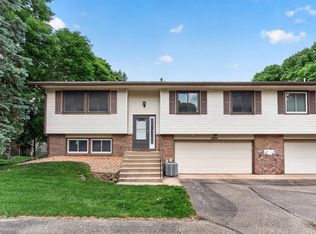 5955 Fernwood St, Shoreview, MN 55126