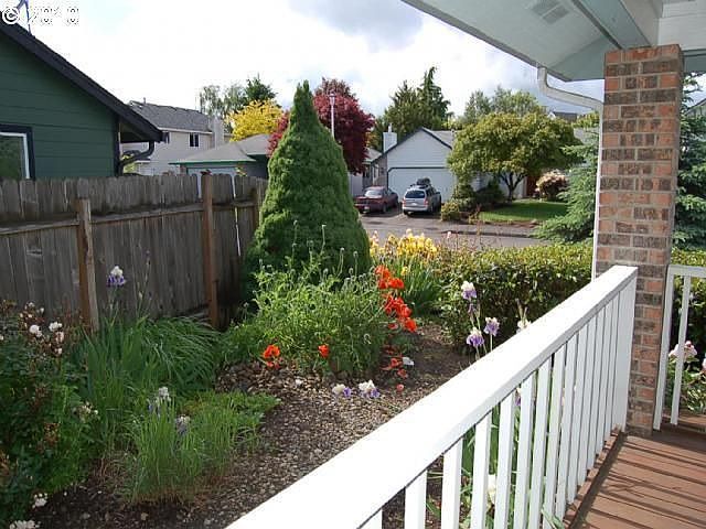 2nd image of 15710 NE Blue Grass Dr