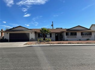 1624 Stonehaven Dr, Las Vegas, NV 89108