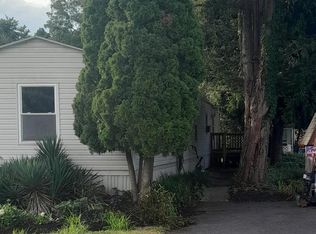 14 Red Cliff Village Ln, Upper Black Eddy, PA 18972