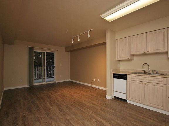 2nd image of 404 Terry Ave #7771859
