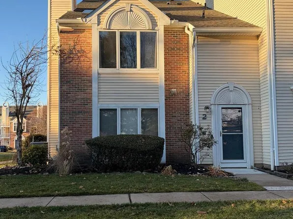 2 Michelle Ct, Levittown, PA 19057