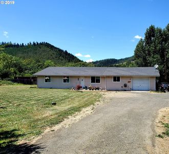 990 Tipton Rd, Roseburg, OR, 97471