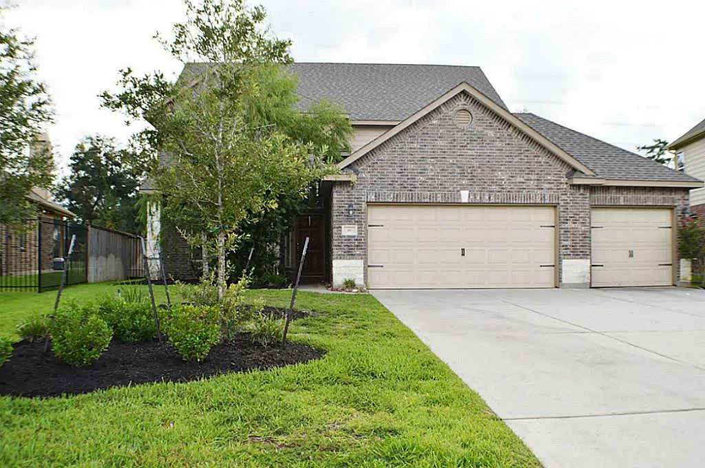 4 bed, 3.5 bath, 2650 sqft, $3,150 — Photo 3