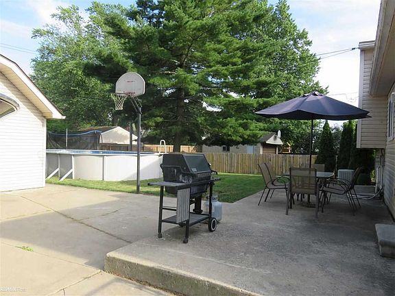 5th image of 39568 Camp St