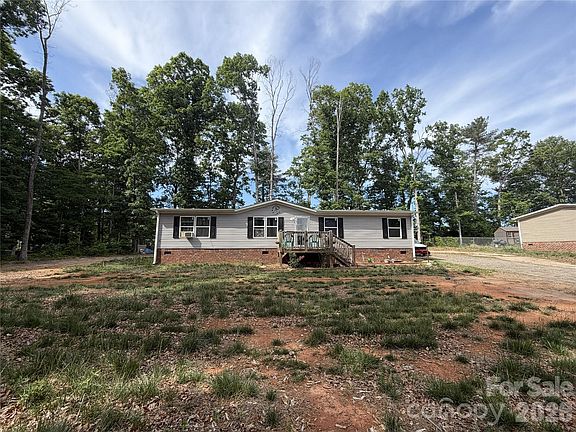 2nd image of 915 Jay Burke Rd