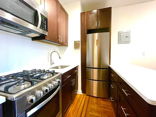 Rented by R New York | media 1