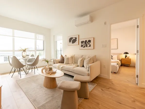 3596 Malsum Dr #605, Burrard Inlet 3, BC V7G 0B5