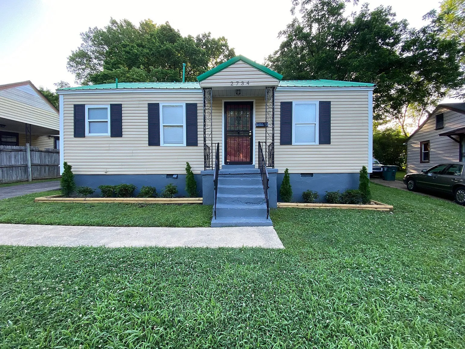 2734 Henley Dr — Photo 1