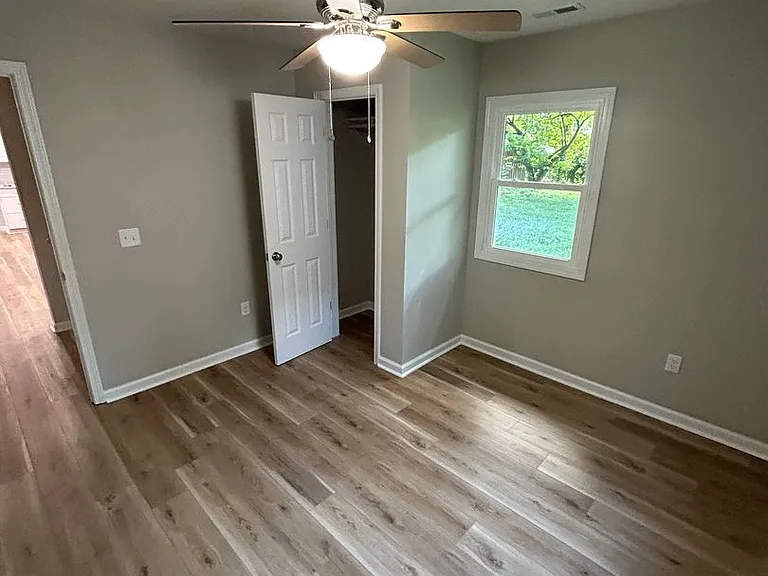 1202 S Willow Ln — Photo 7