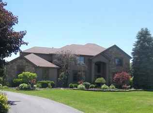 9815 Lost Lakes Trl, Chagrin Falls, OH 44023