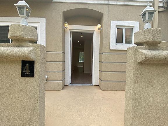 3rd image of 18644 Clark St Unit 4