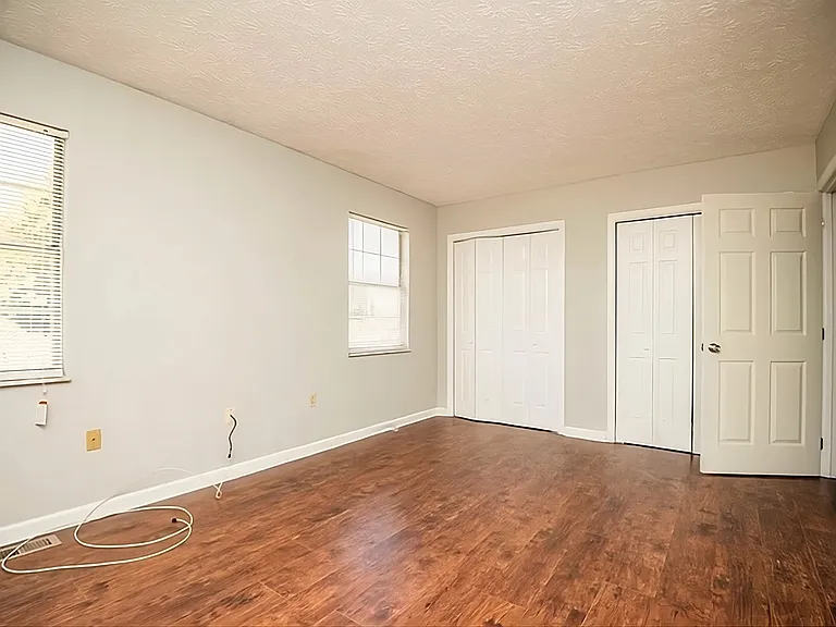 2909 Selma Ave — Photo 5