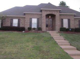 825 Creston Dr, Byram, MS 39272