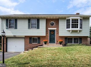 1633 Hilltop Approach, Lancaster, PA 17601