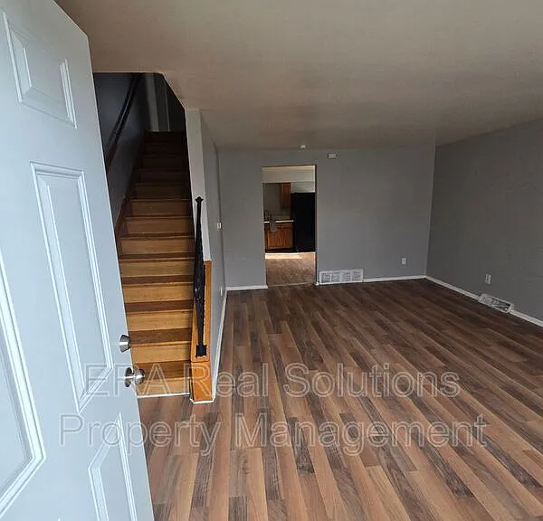 914 S Weyant Ave — Photo 7