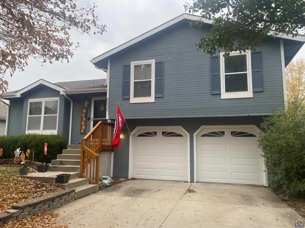 2537 SW Ancaster Rd, Topeka, KS 66614
