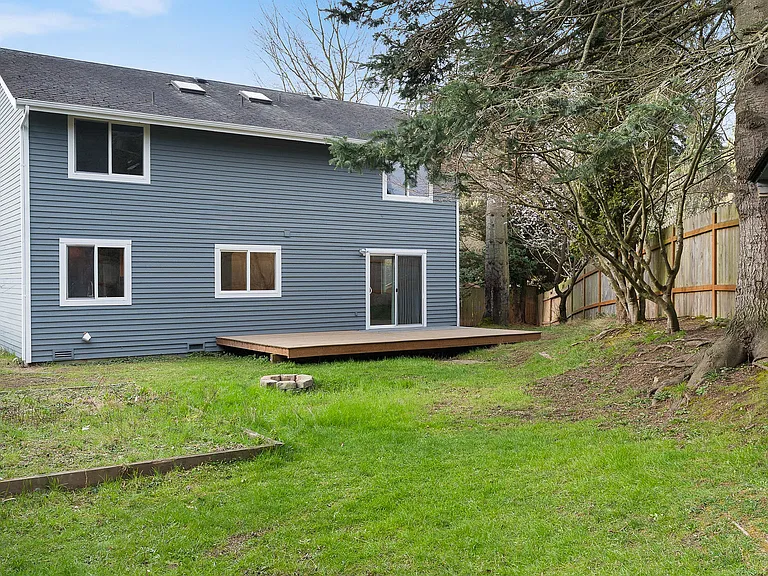 5909 Glenwood Ave — Photo 3