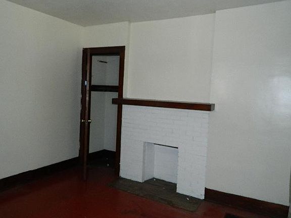 2nd image of 1528 Viola Ave