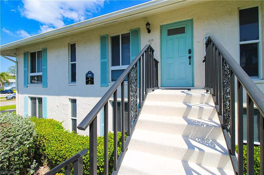 2 bed, 2.0 bath, 1215 sqft, $3,995 — Photo 3