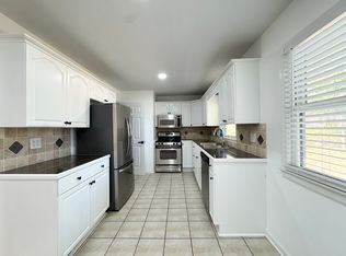 2226 W 74th Ter, Prairie Village, KS 66208