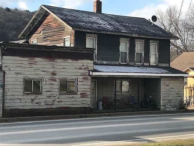 2nd image of 22 W Main St