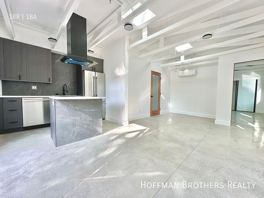 1st image of 1249 1/4 N Beachwood Dr