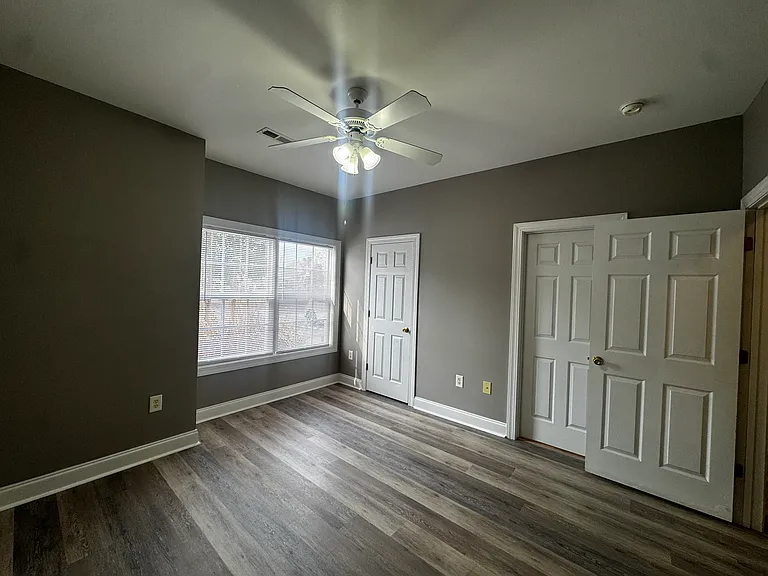 2037 Silvercrest Dr #B — Photo 15