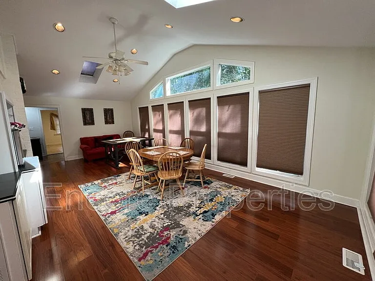 105 Baybrook Ct — Photo 10